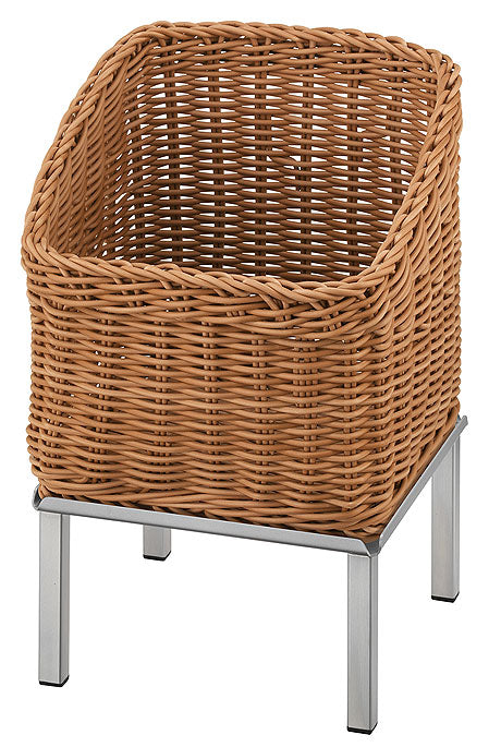 Geflochtener Korb auf Metallgestell.