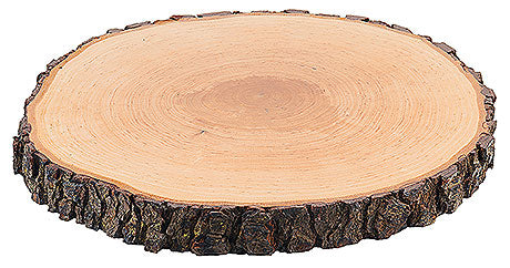 Holzscheibe als Servierplatte.