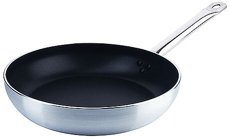 Bratpfanne mit Metallgriff.