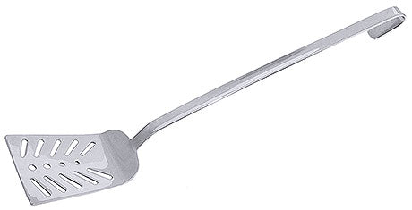 Metall-Spatel mit Schlitzen.