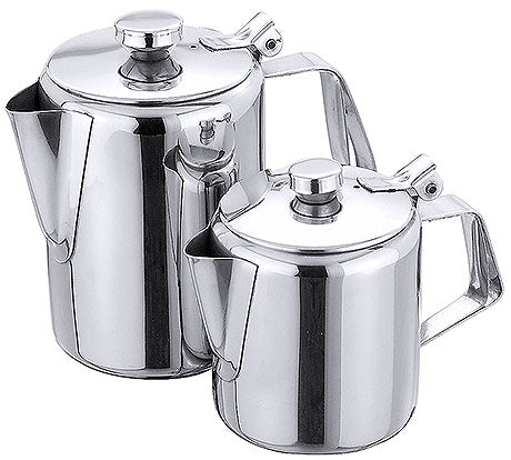 Zwei Edelstahl-Kaffeekannen mit Deckel.