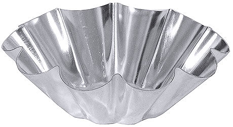 Metall-Backform mit gewelltem Rand.