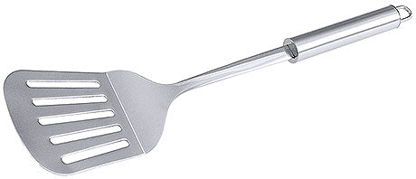 Metall-Pfannenwender mit Schlitzen.