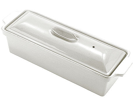Weiße Porzellan-Terrine mit Deckel.