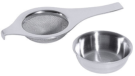 Metallsieb und Schale aus Edelstahl.
