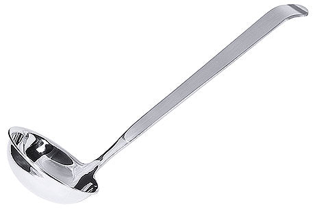 Silberne Suppenkelle aus Edelstahl.
