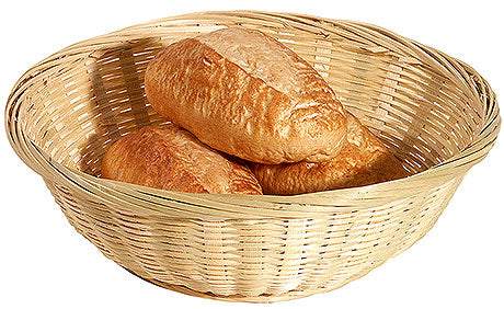 Drei Brötchen in einem Korb.