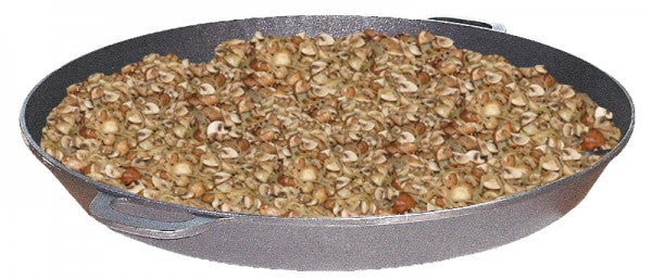 Große Pfanne mit Pilzen.