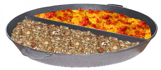 Reisgericht in großer Pfanne.