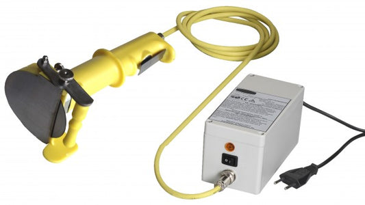 Gastronomiegerät mit Kabel und Stecker.