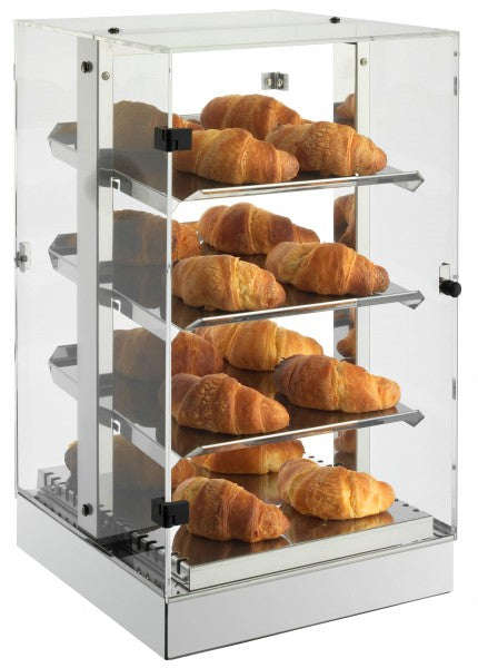 Croissants in einem Verkaufsdisplay.