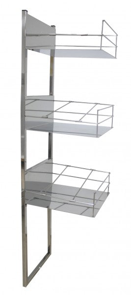 Regal für Gastronomiebedarf.