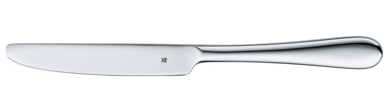 Küchenmesser auf weißem Hintergrund
