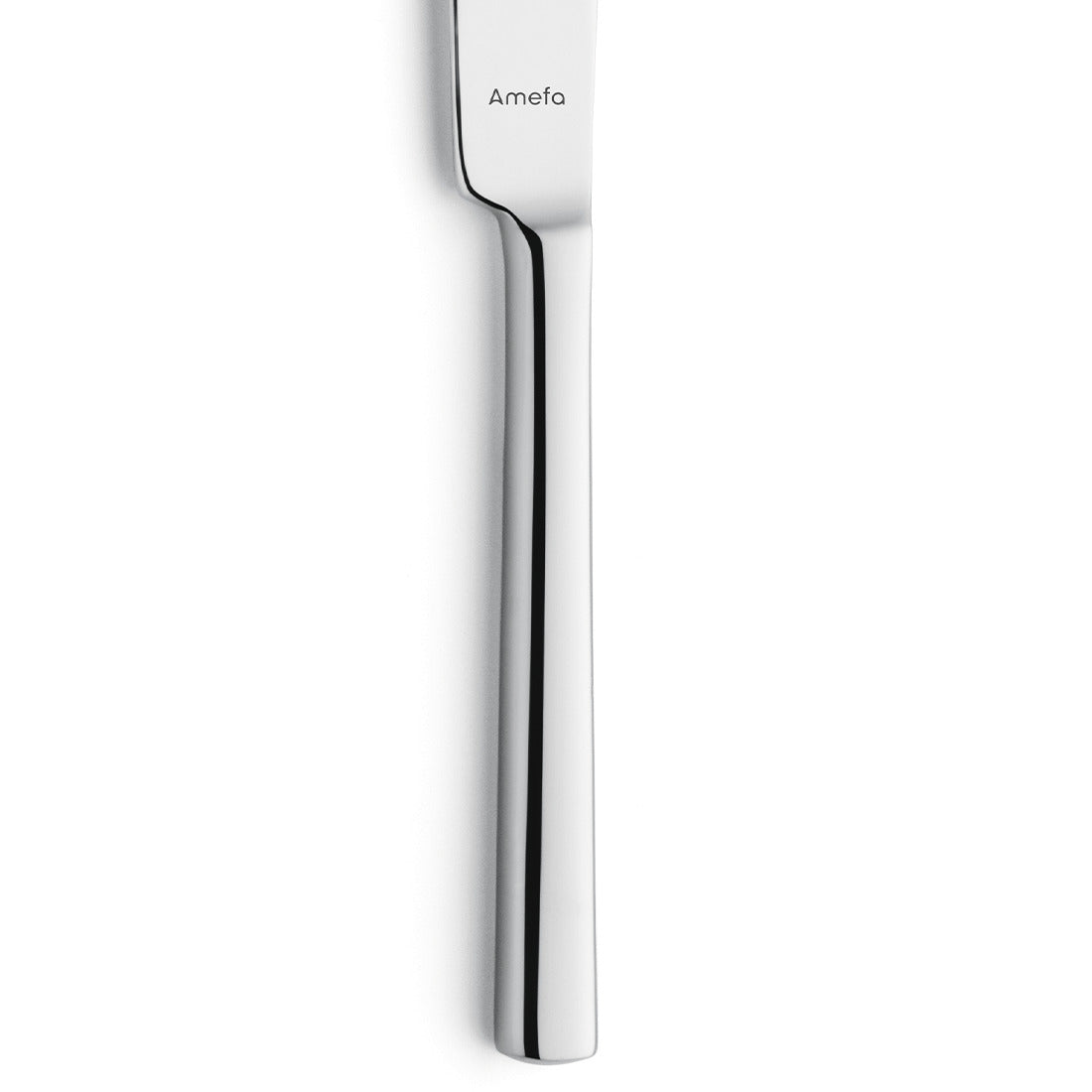 Silbernes Messer mit glattem Griff.
