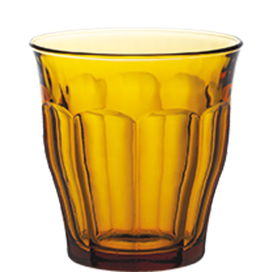 Gelbes Trinkglas aus Glas