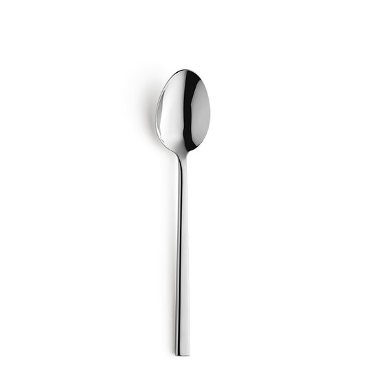 Silberlöffel auf weißem Hintergrund