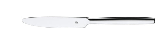 Silbernes Küchenmesser auf weißem Hintergrund.