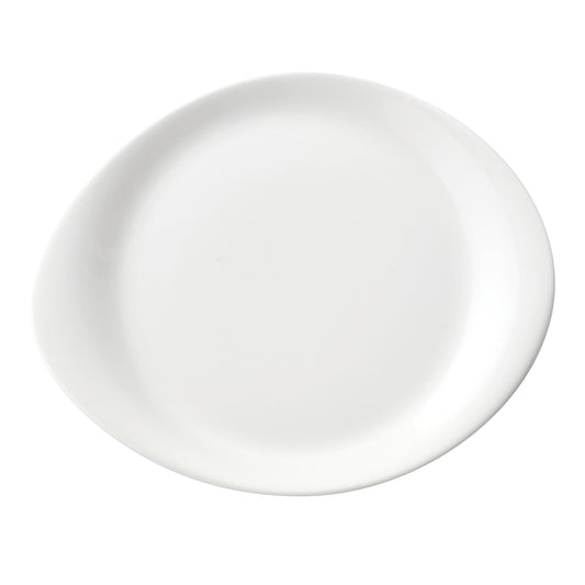 Weißer, asymmetrischer Porzellanteller.