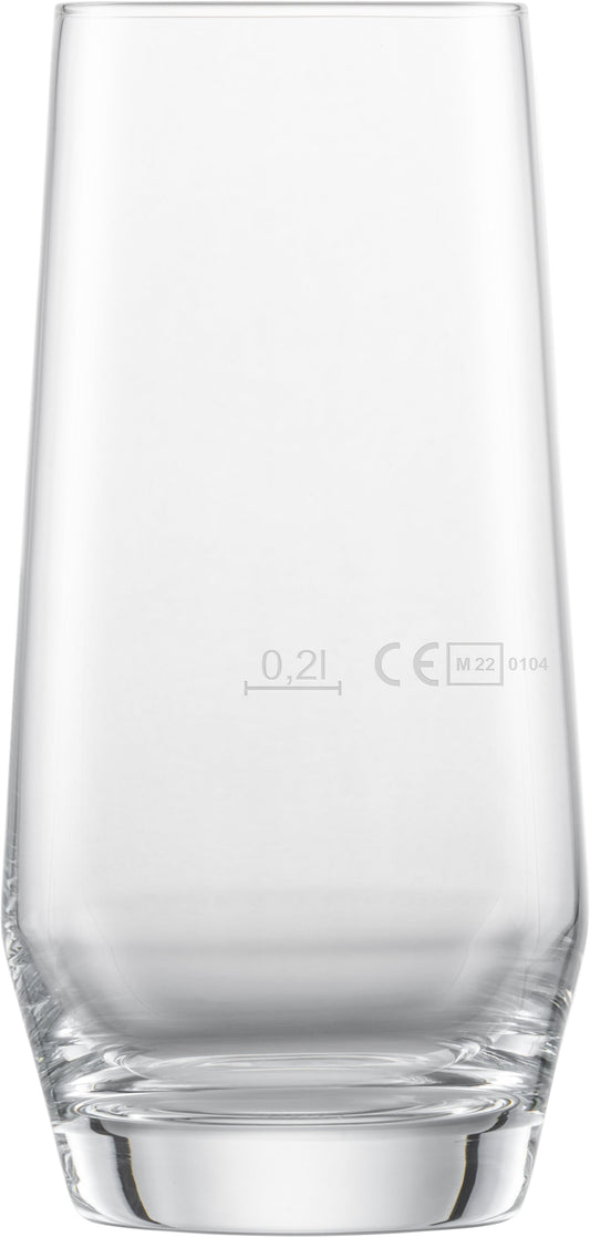Leeres Glas mit CE-Kennzeichnung.