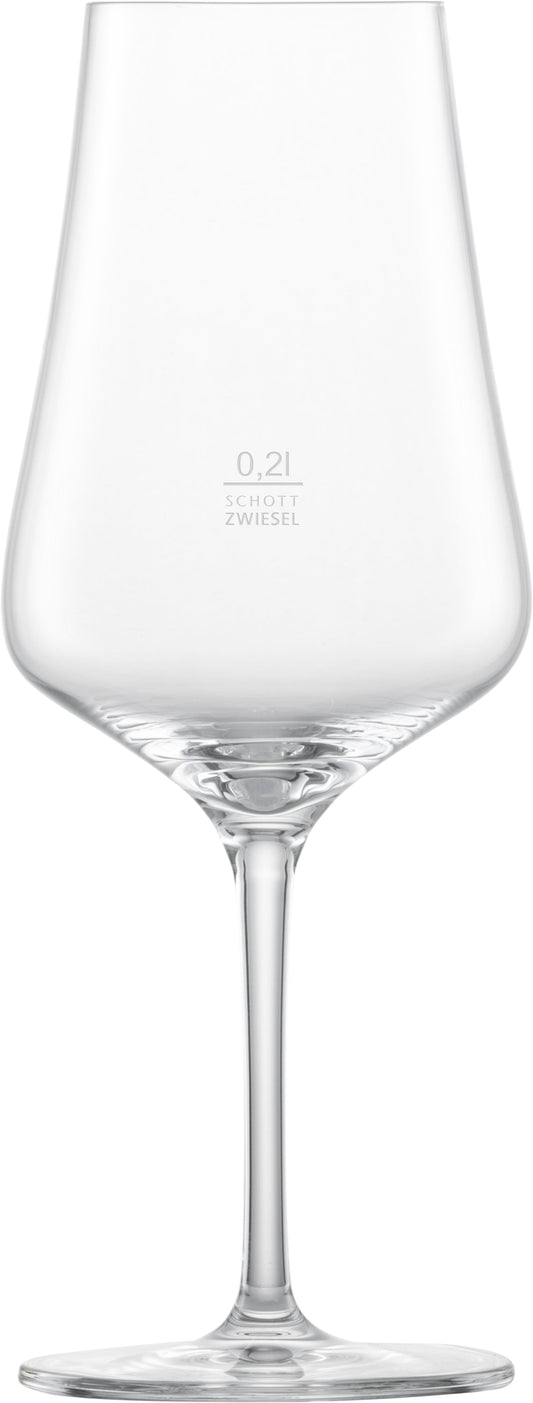 Weinglas mit Schott Zwiesel Logo.