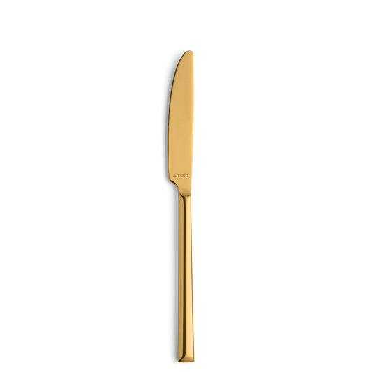Goldener Messer auf weißem Hintergrund