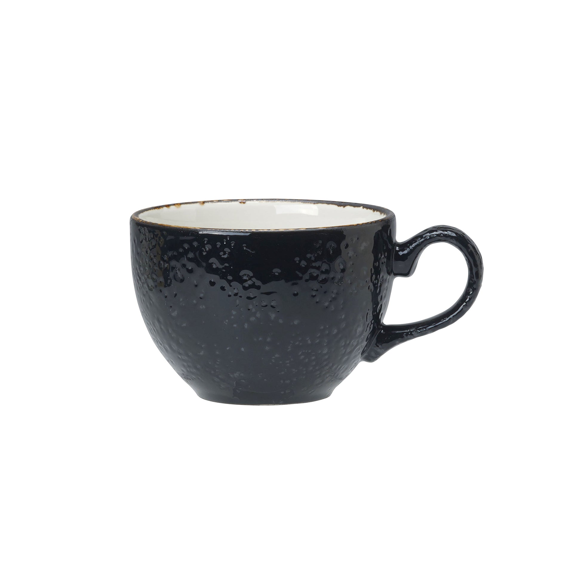 Schwarze Tasse mit Henkel.