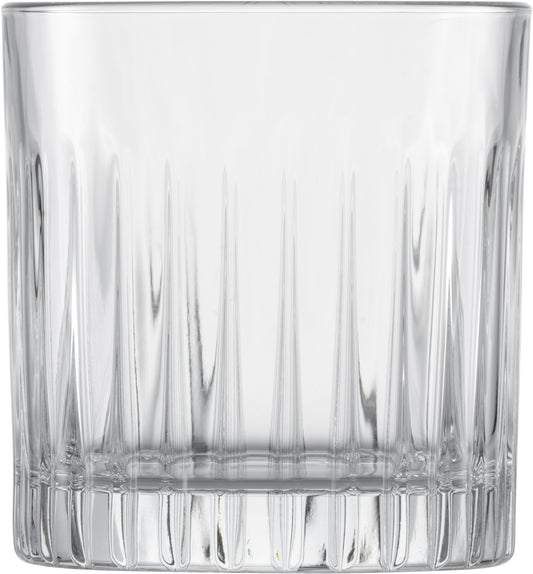 Kristallglas mit vertikalem Schliff.