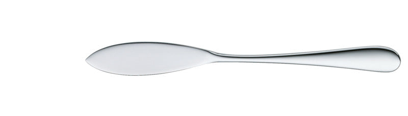 Silberner Buttermesser auf weißem Hintergrund.