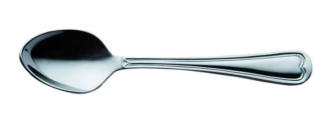 Metalllöffel auf weißem Hintergrund.