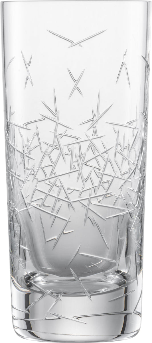 Hohes Glas mit eingraviertem Muster.
