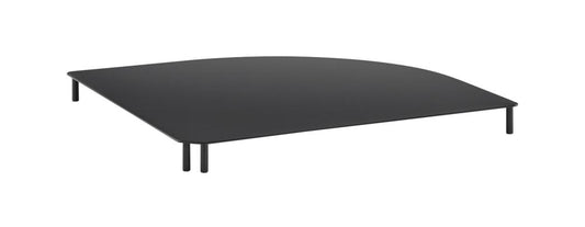 Schwarzes Tablett mit kurzen Beinen.