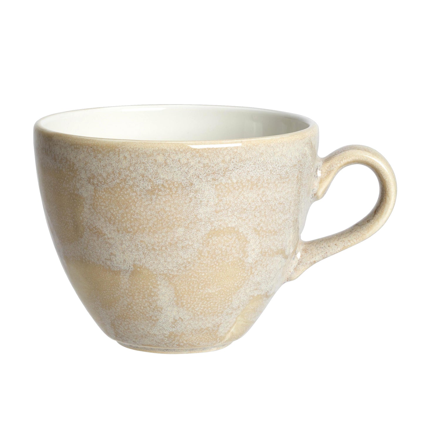 Beige Tasse mit Henkel.