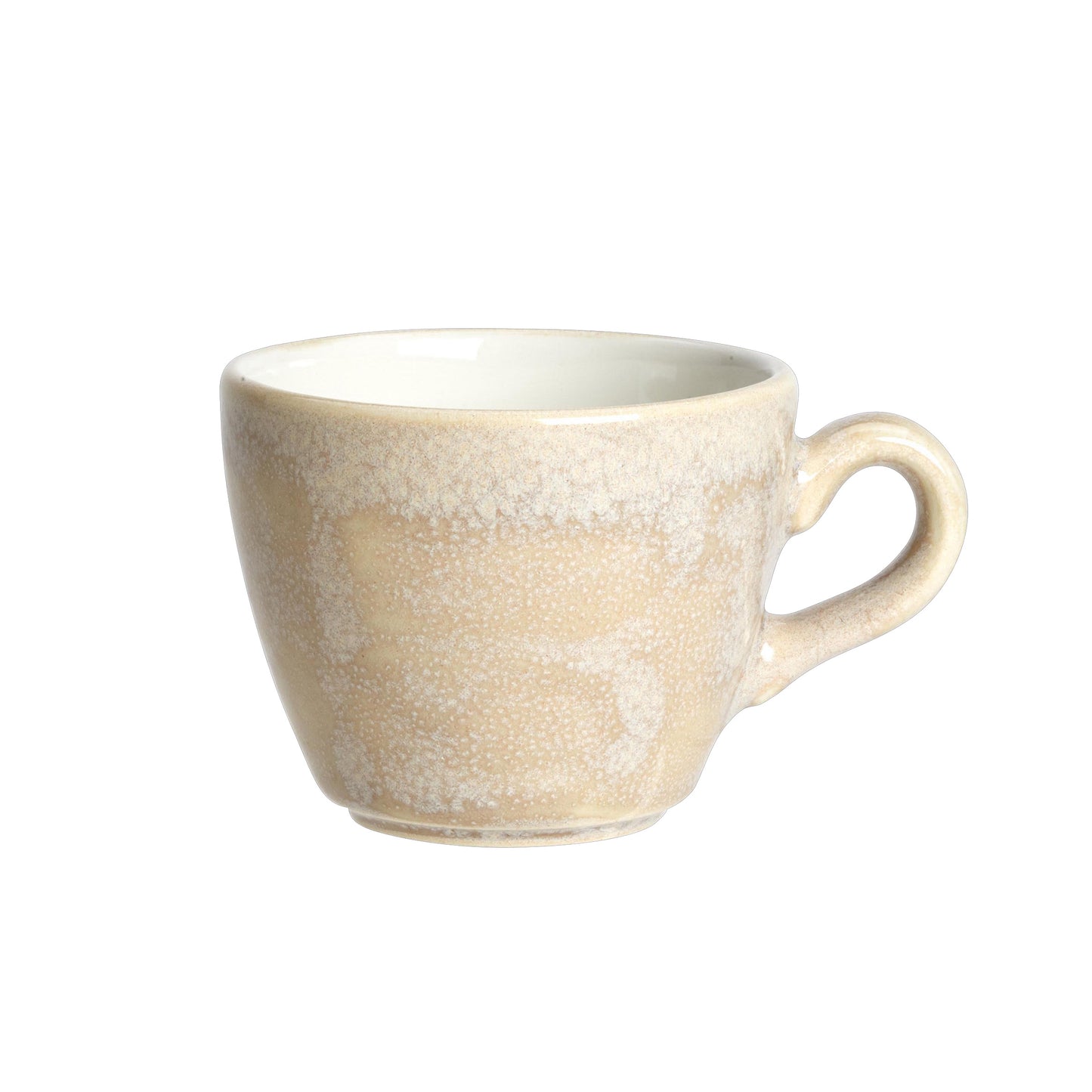 Beige Tasse mit Henkel.