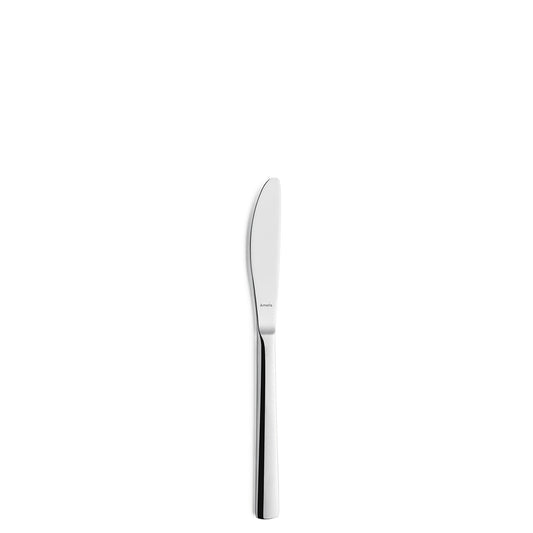 Silbernes Messer auf weißem Hintergrund.