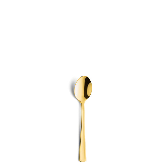 Goldene Löffel auf weißem Hintergrund