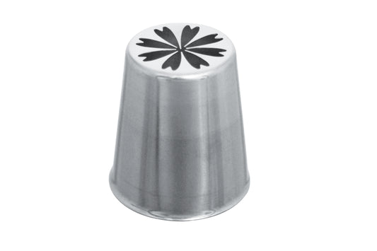 Metallischer Servierbecher mit Muster.