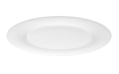 Leere weiße Teller für Gastronomie