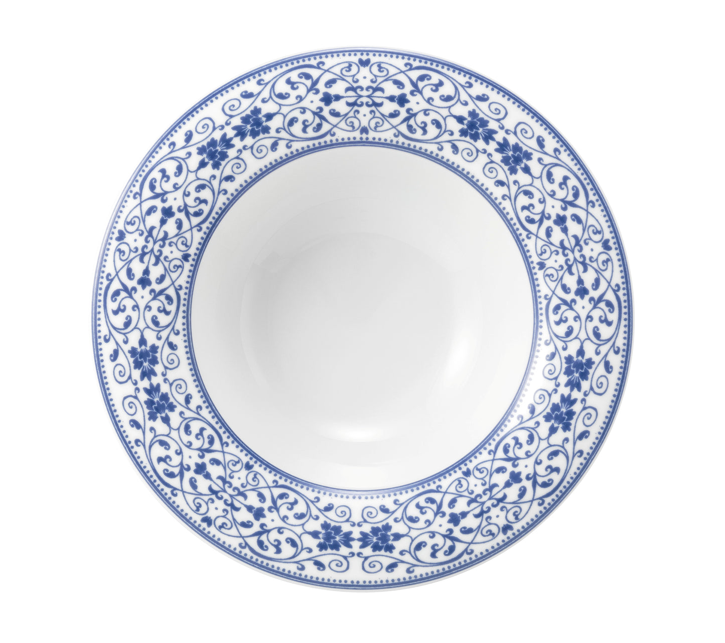 Tieferteller mit blauem Muster.