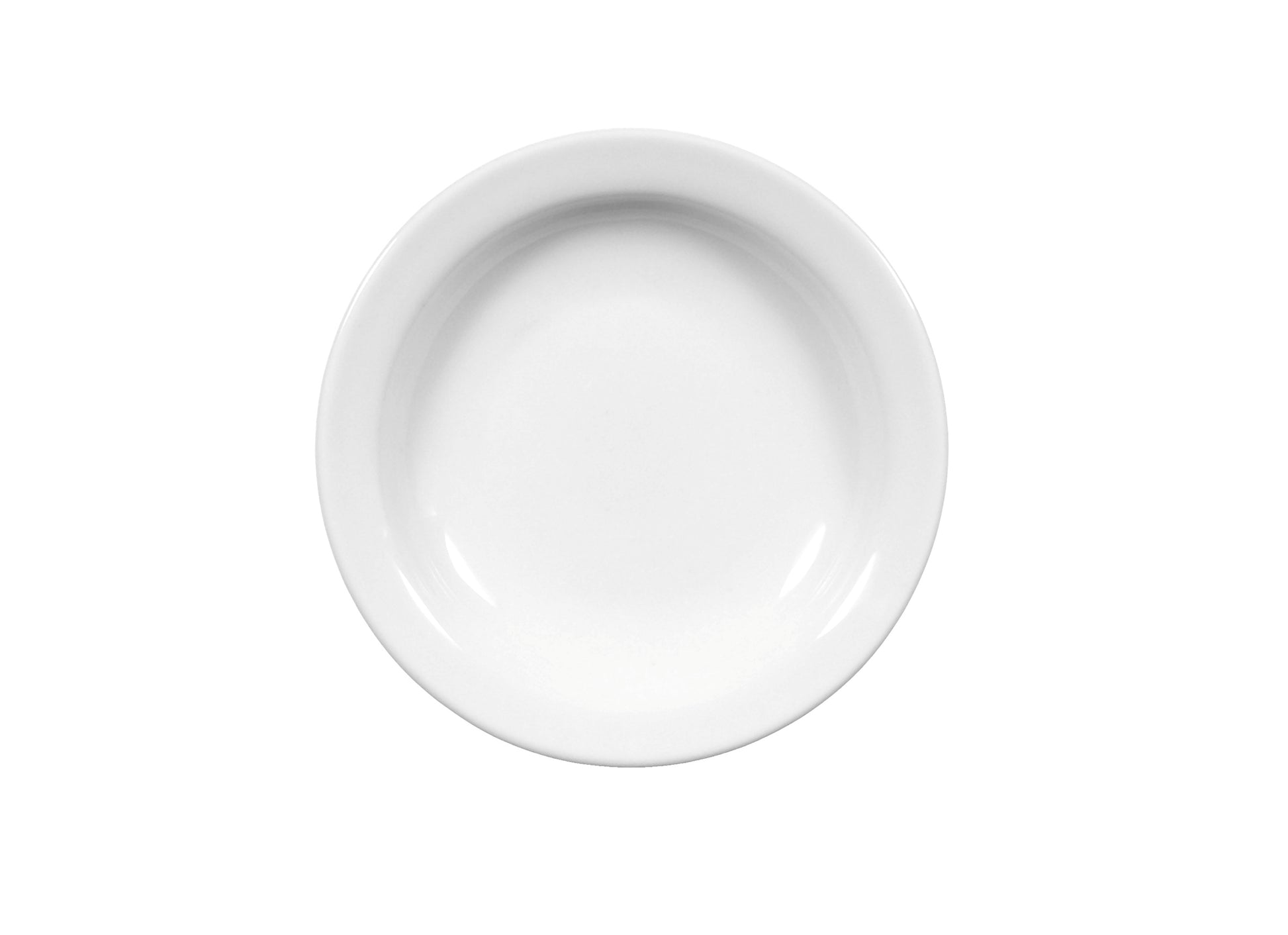 Weiße Porzellanschale auf weißem Hintergrund.