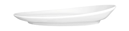 Weißer, leerer Porzellanteller, frontal.