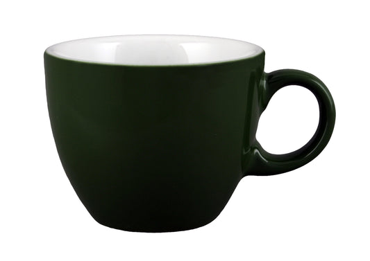 Dunkelgrüne Kaffeetasse auf weißem Hintergrund