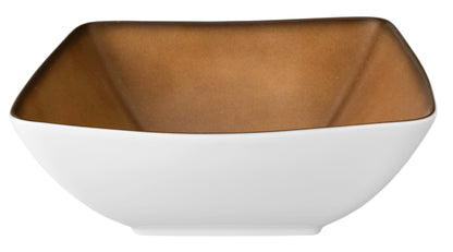Weiße Schale mit braunem Inneren