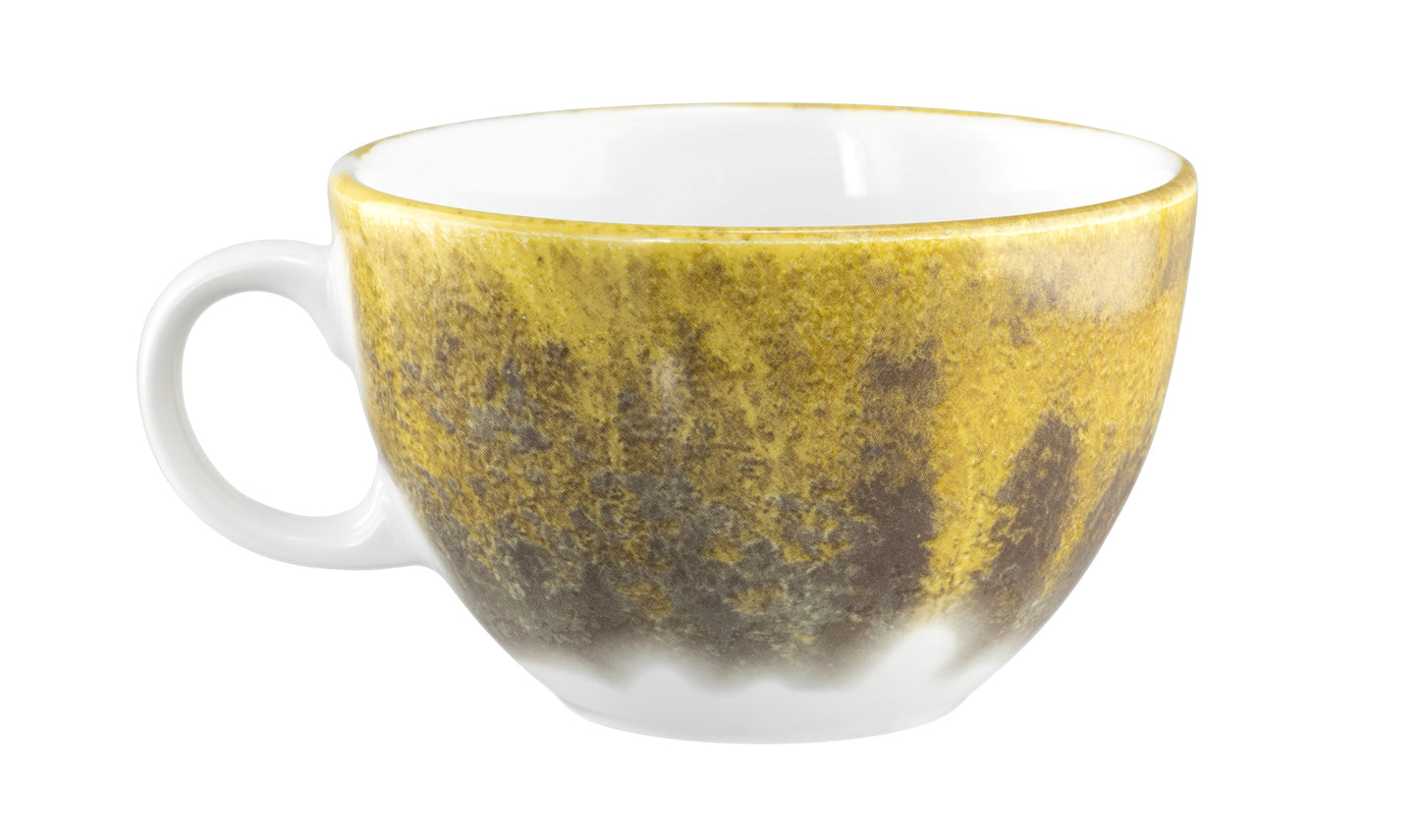 Gelbe Kaffeetasse aus Keramik.