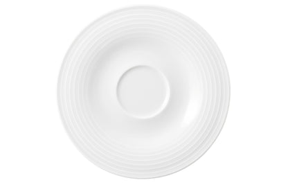 Leere weiße Essteller für Gastronomie
