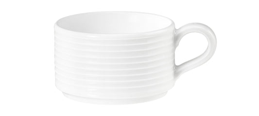 Weiße Kaffeetasse mit Rillenstruktur