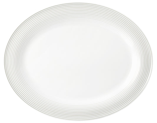 Leere weiße Servierplatte, B2B Gastronomie