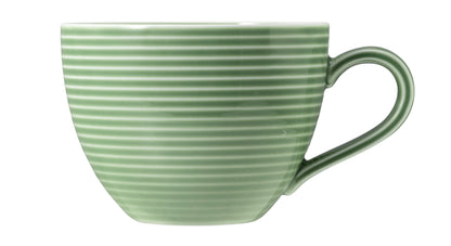 Grüne Tasse mit Rillenmuster
