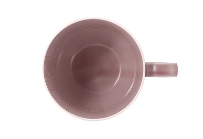 Blaue Tasse mit Rillenstruktur