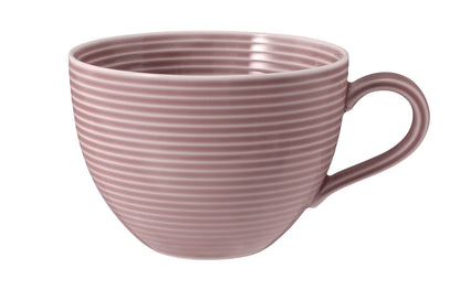 Rosa Kaffeetasse mit Rillenstruktur