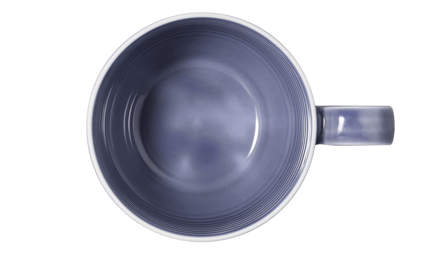 Blaue Kaffeetasse mit Streifen